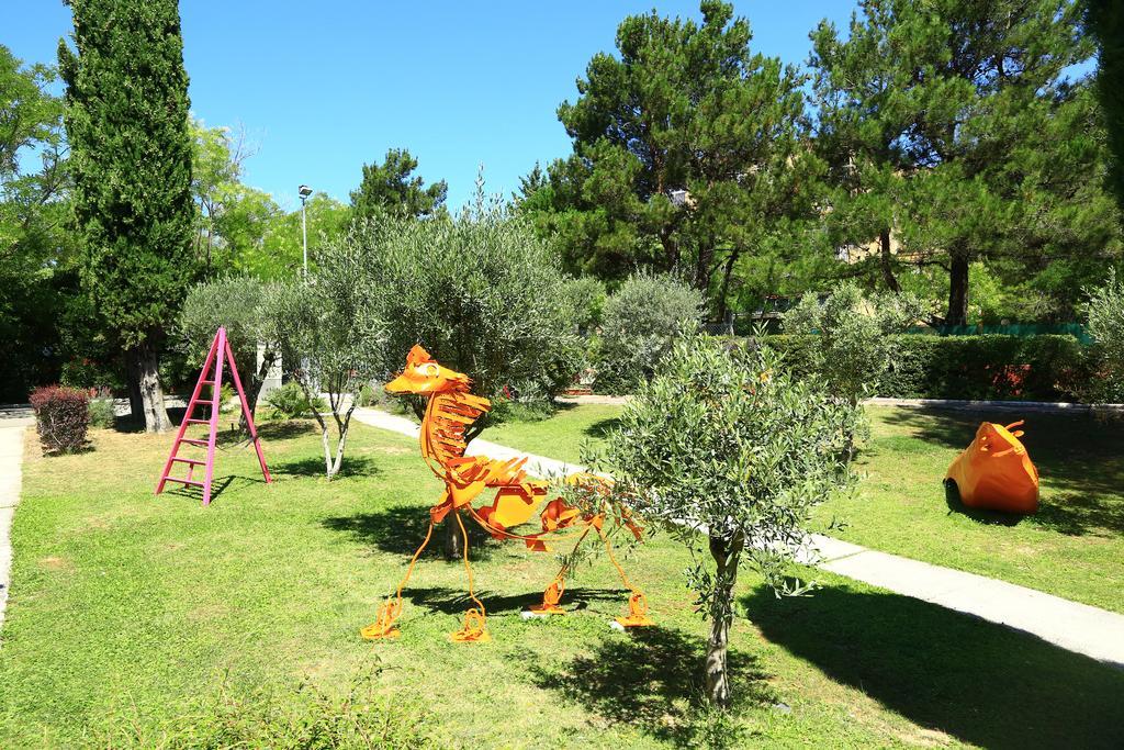 Kyriad Aix-En-Provence Mas Des Oliviers Екстер'єр фото